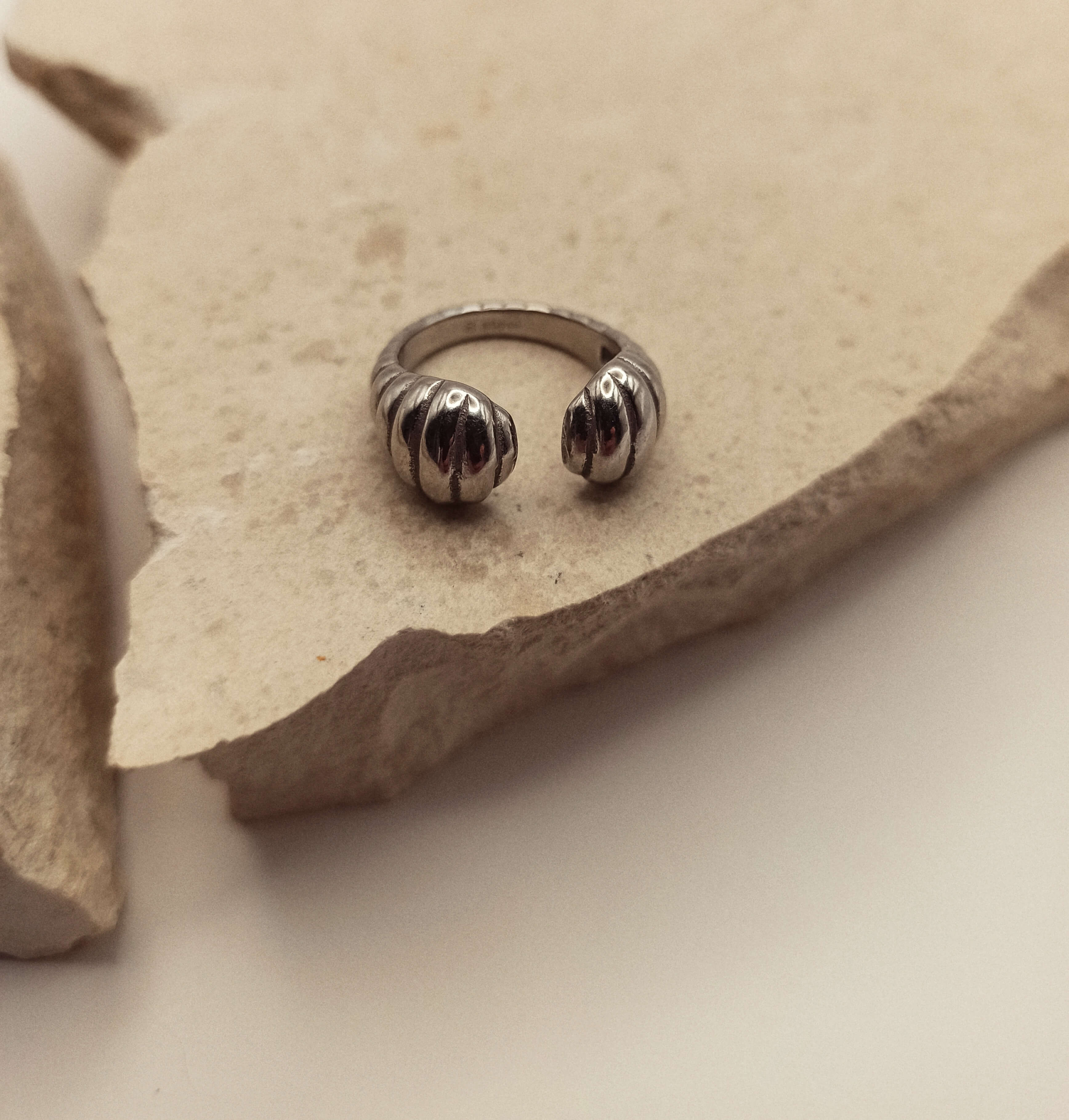The velvet wings ring - Pajaritos