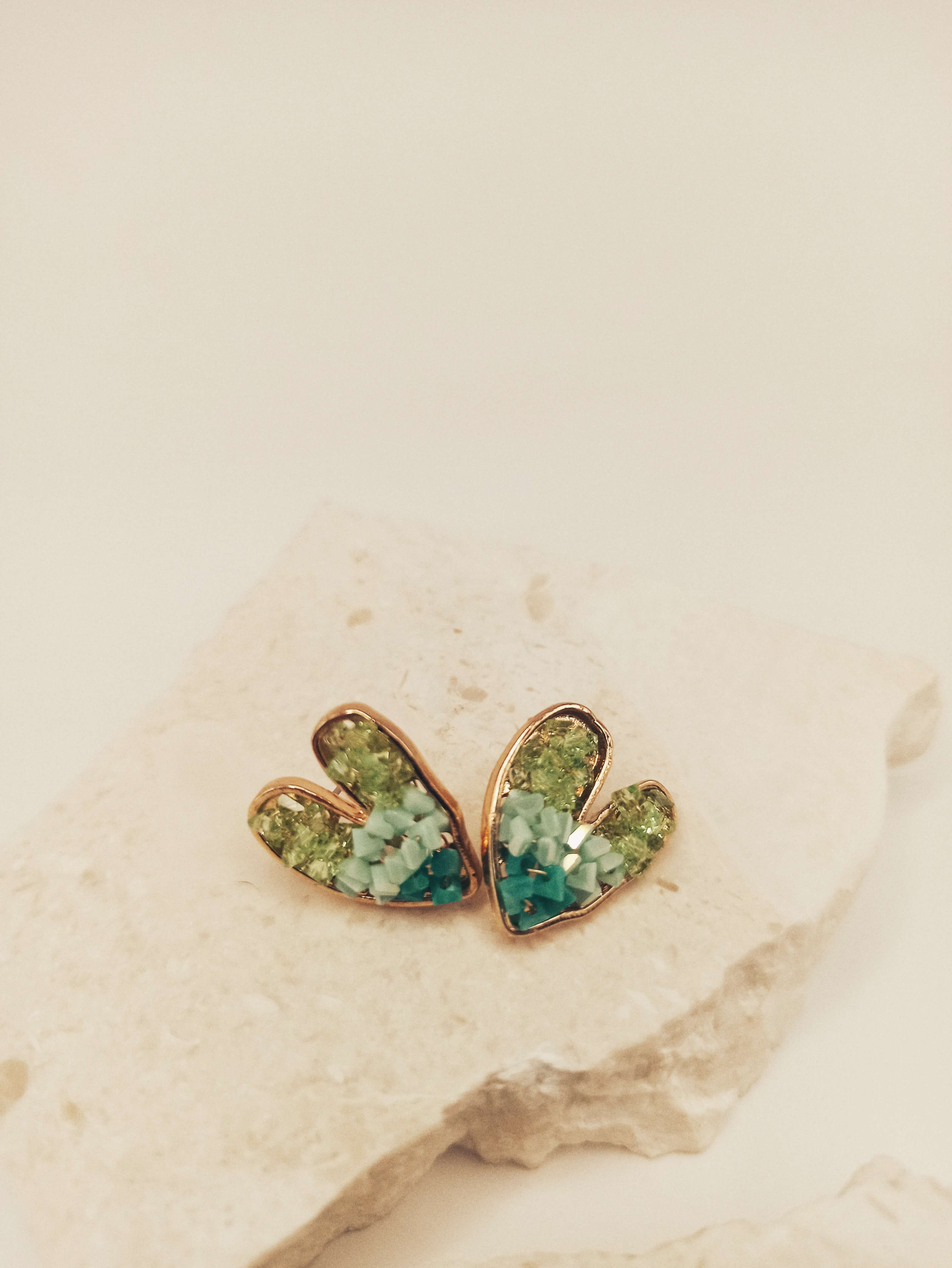 Phaedra Green Heart Studs, Kαρφωτά Σκουλαρίκια, Stainless Steel Κοσμήματα, Κοσμήματα Γυναικεία,  Μοντέρνα σκουλαρίκια, Πρωτότυπα Σκουλαρίκια, Γυναικεία Σκουλαρίκια