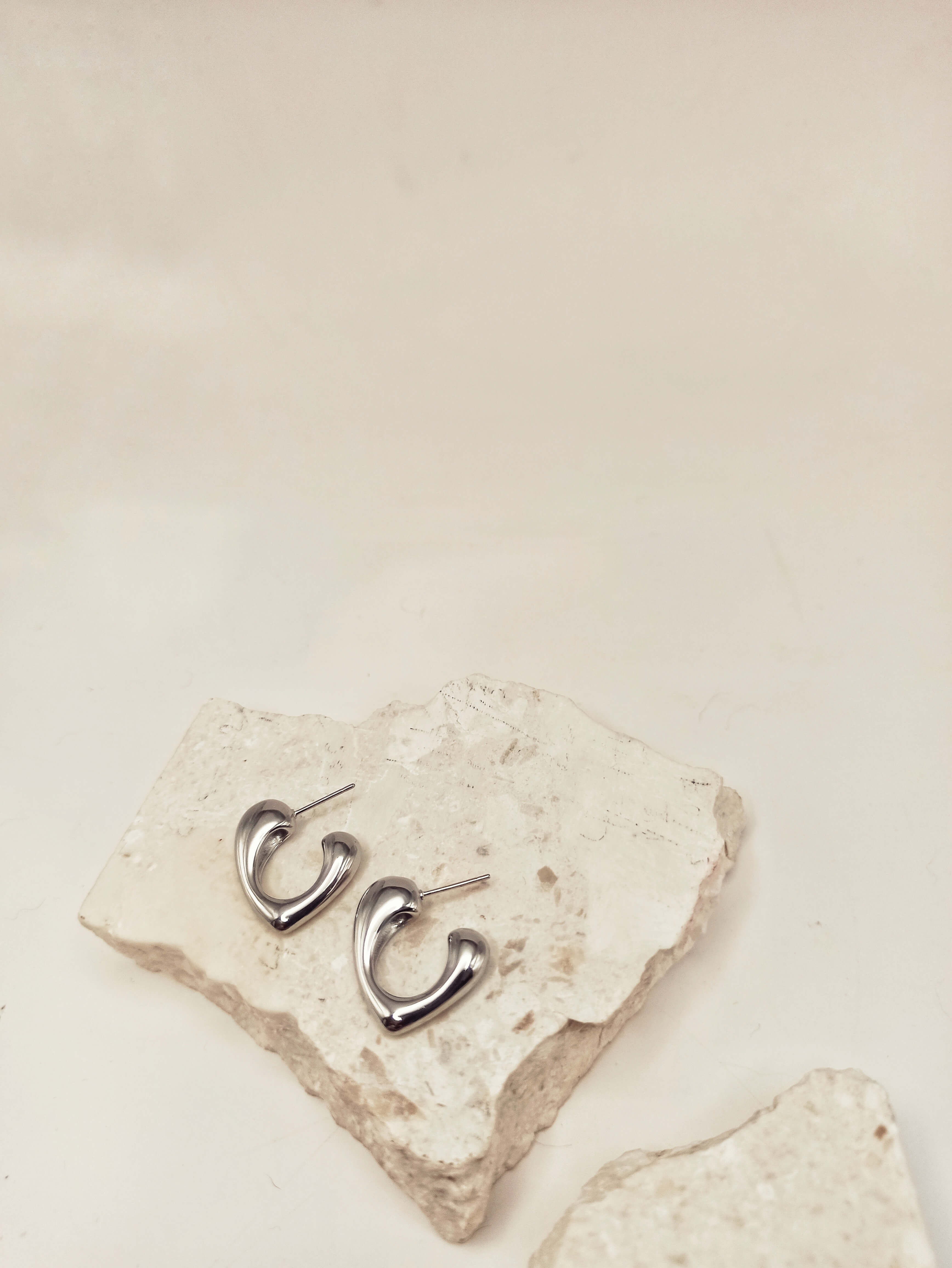 Heart Hoops, Καρφωτά Σκουλαρίκια, Μοντέρνα σκουλαρίκια, Πρωτότυπα Σκουλαρίκια, Γυναικεία Σκουλαρίκια, Κρίκοι από Ανοξείδωτο Ατσάλι Stainless Steel Κοσμήματα