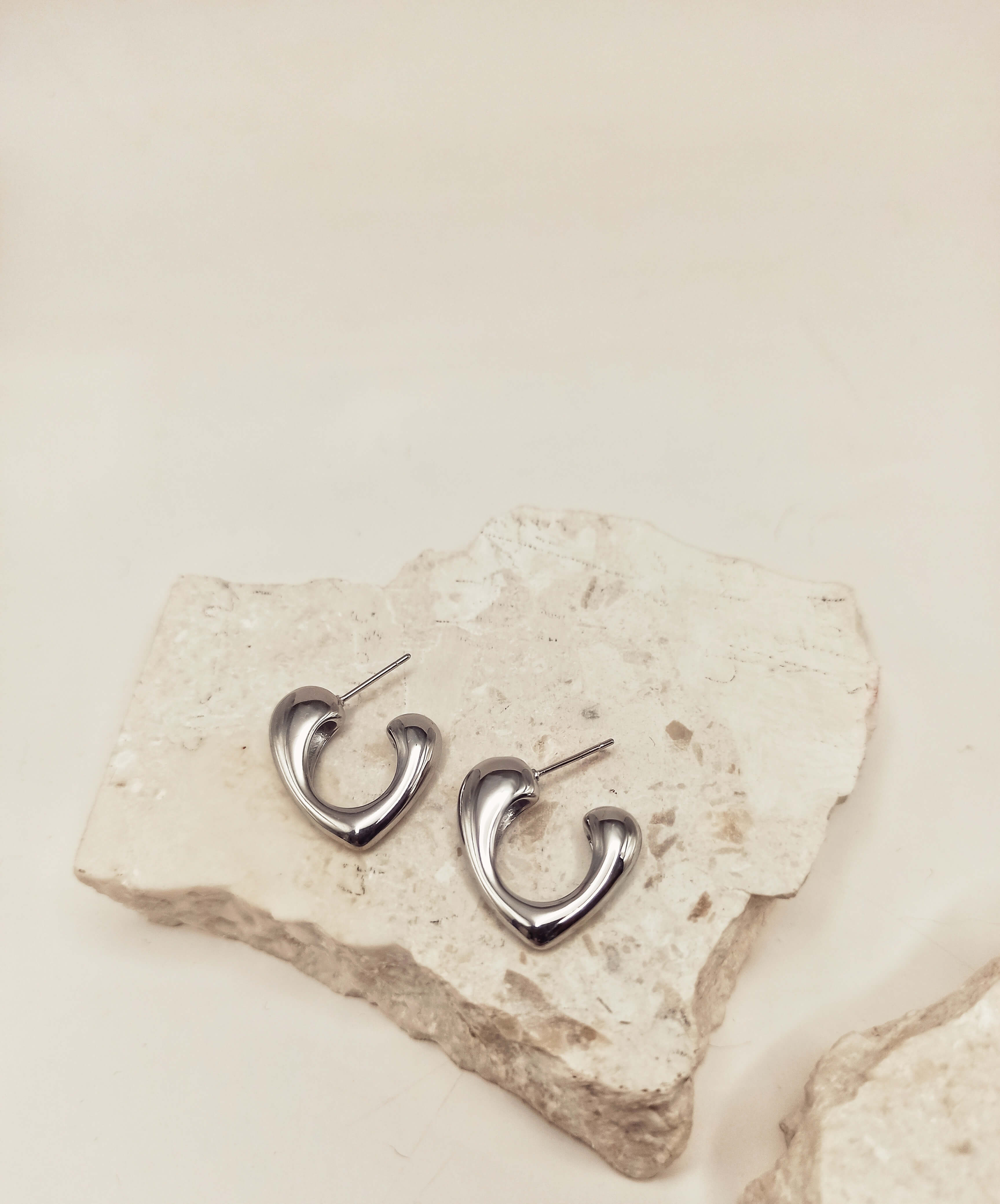 Heart Hoops, Καρφωτά Σκουλαρίκια, Μοντέρνα σκουλαρίκια, Πρωτότυπα Σκουλαρίκια, Γυναικεία Σκουλαρίκια, Κρίκοι από Ανοξείδωτο Ατσάλι Stainless Steel Κοσμήματα