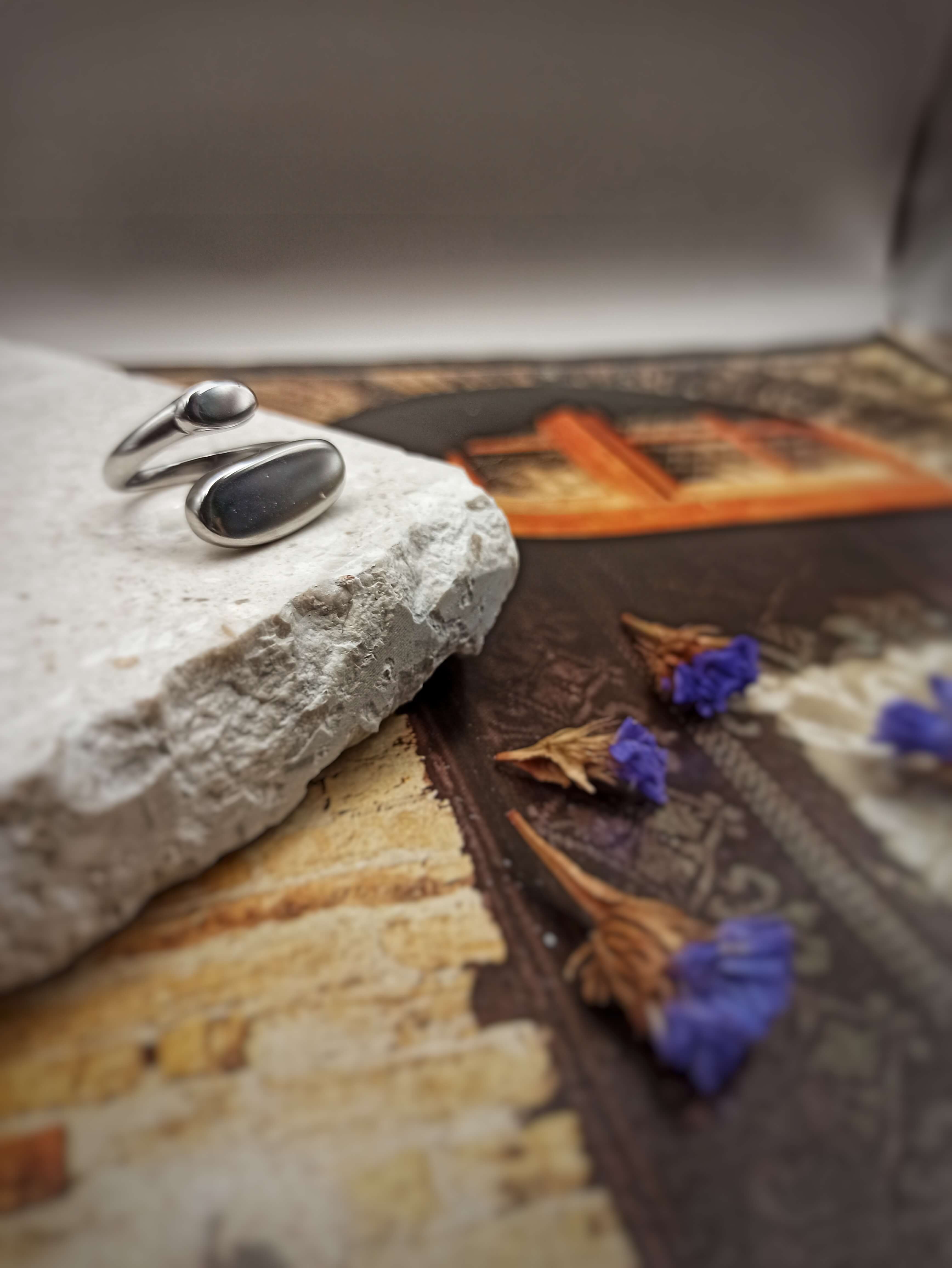The Lunar Blessing Ring - Pajaritos