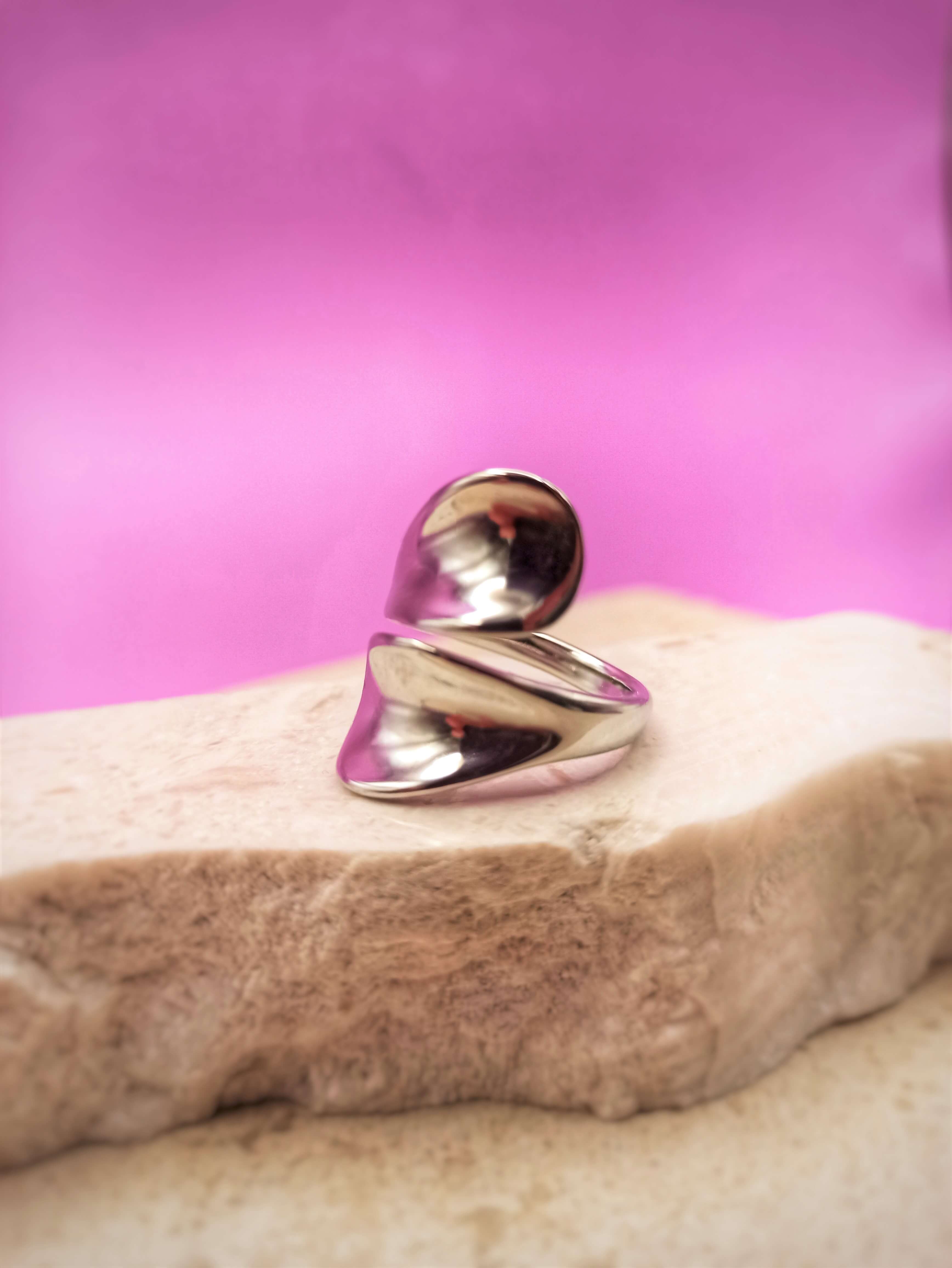 the Dearest Grace Ring - Pajaritos