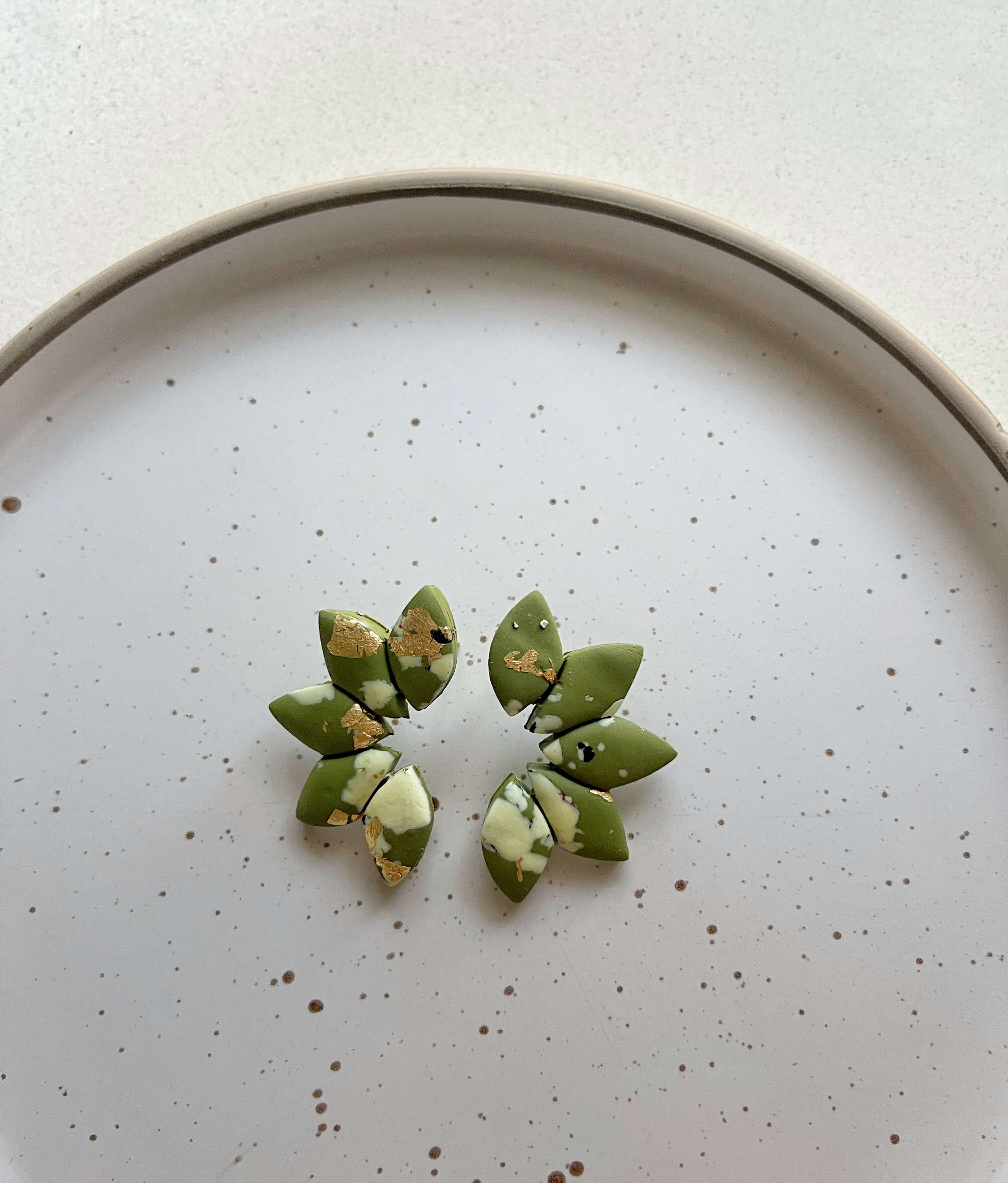 Σκουλαρικια χειροποιητα για δωρο πρωτοτυπα εντυπωσιακα γυναικεια κοσμηματα χονδρικης απο πηλο μεγαλα μποχο πρασινα pajaritos