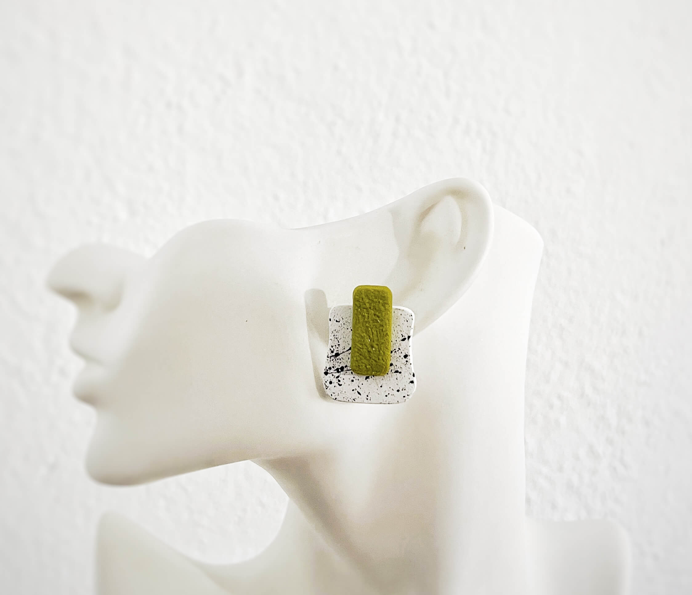 Χειροποιητα σκουλαρικια καρφωτα για δωρο γυναικειο πρωτοτυπα κοσμηματα μινιμαλ κεραμικα χονδρικης pajaritos