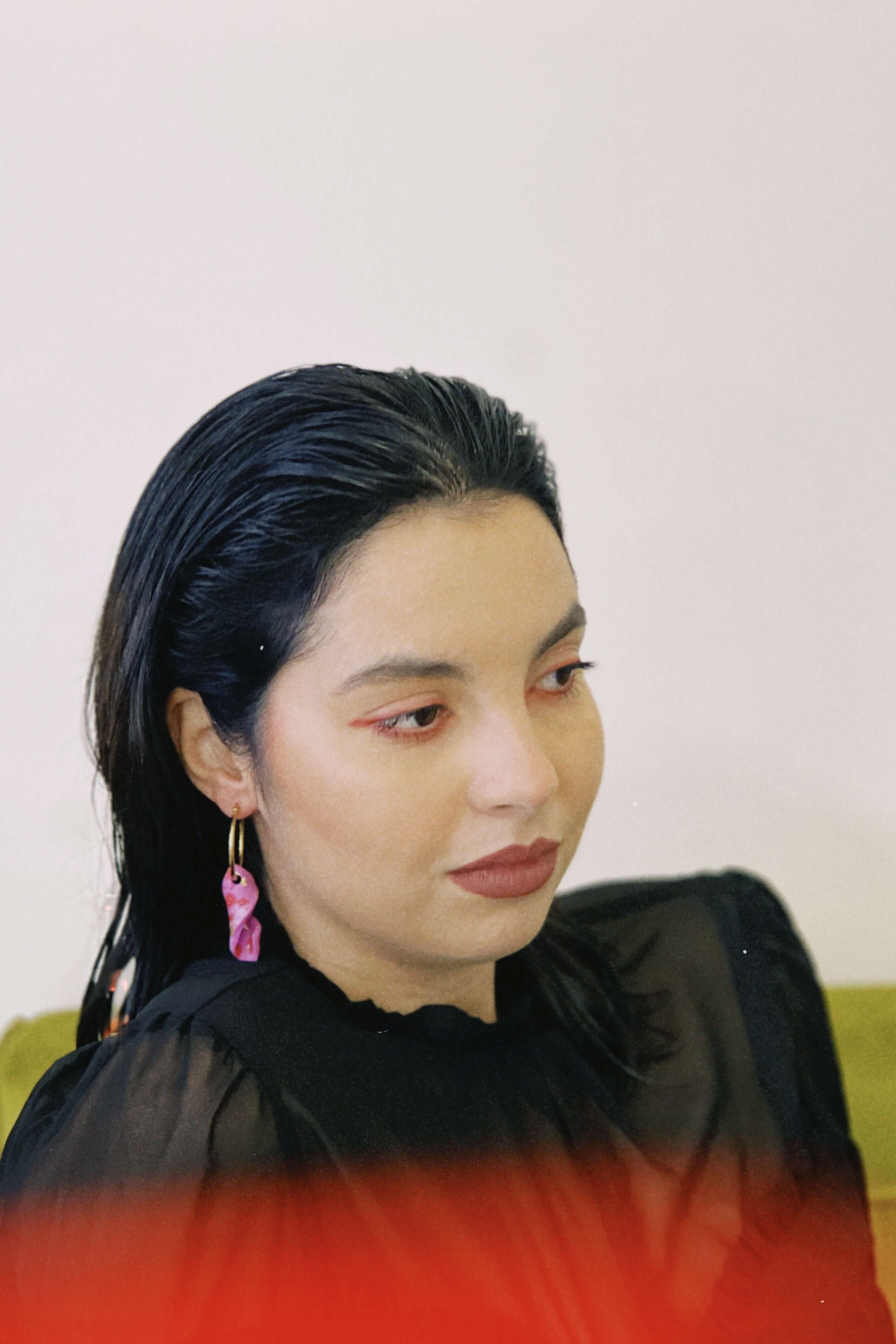 Χειροποιητα σκουλαρικια κρικοι απο πηλο ματζεντα πρωτοτυπα γυναικεια κοσμηματα για δωρο εντυπωσιακα μοντερνα pajaritos